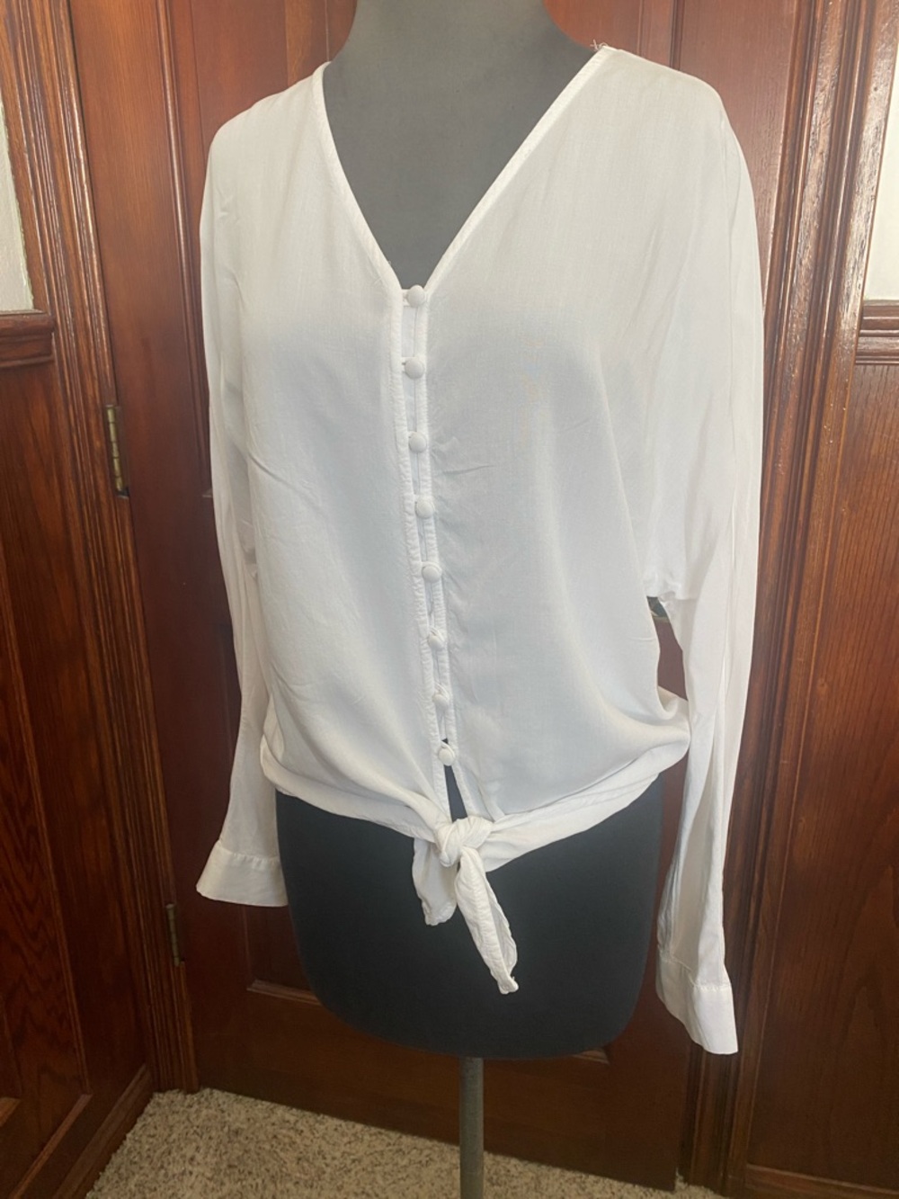 beachlunchlounge White Button-Front Tie-Hem Blouse
